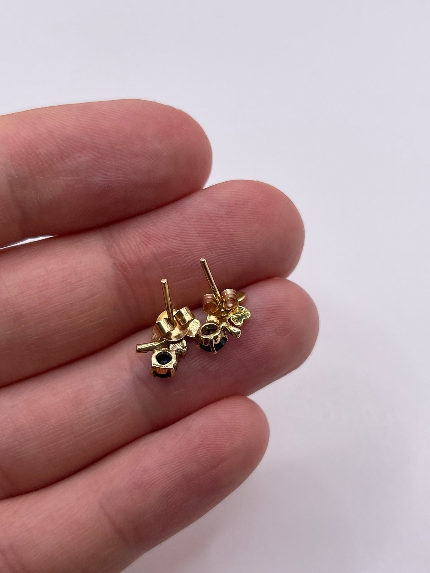 9ct gold sapphire earrings