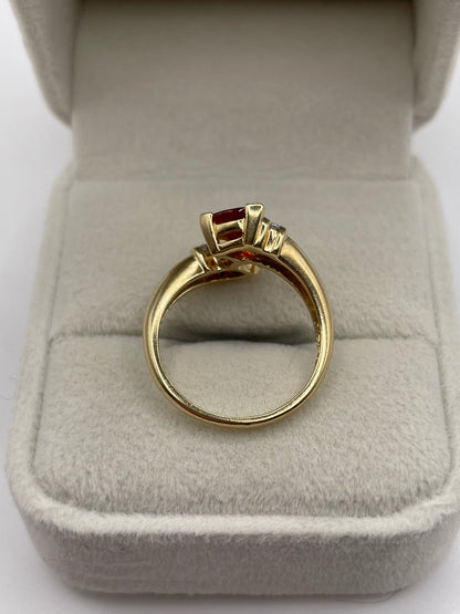 9ct gold quartz and diamond ring