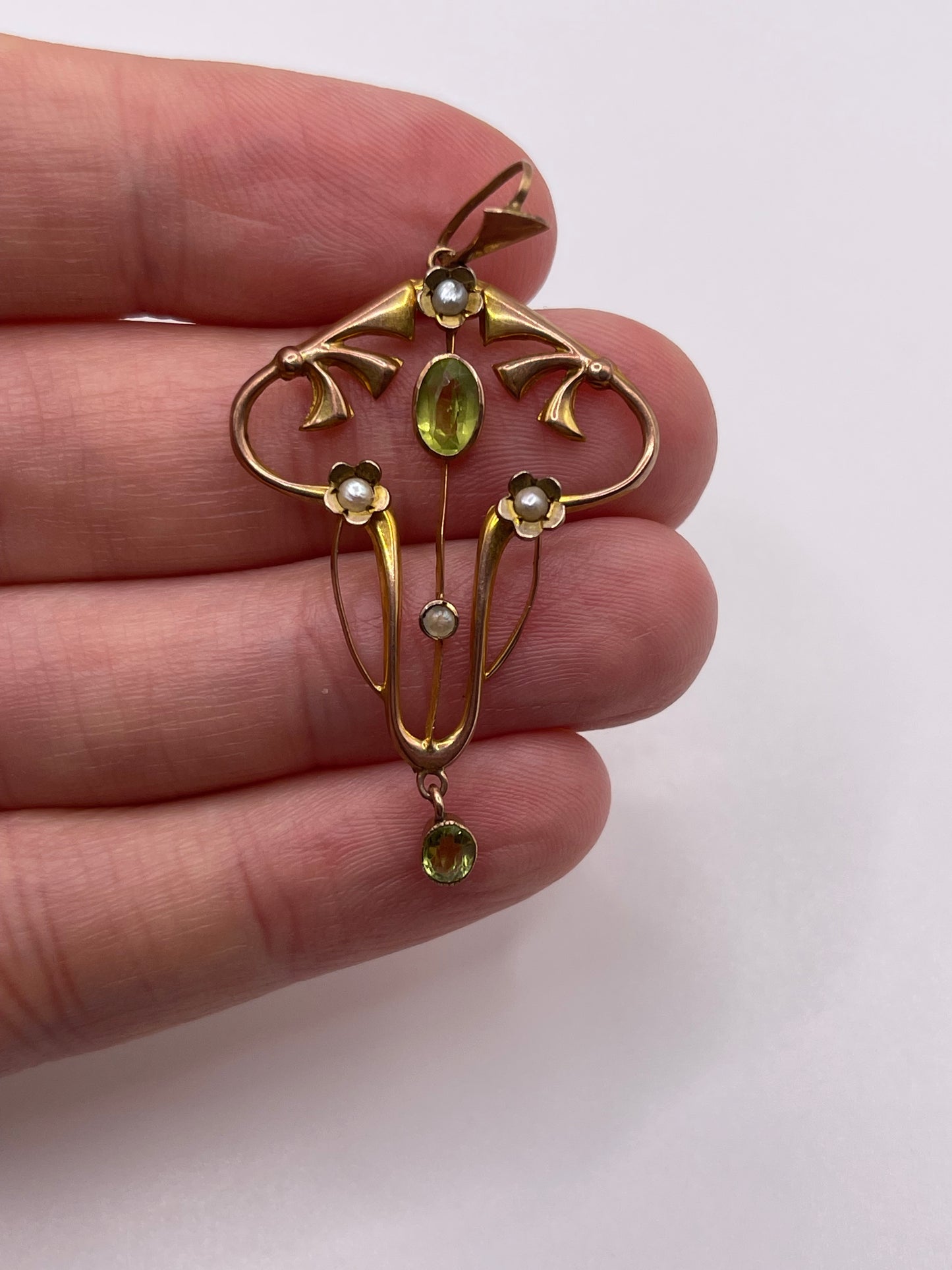 Antique 9ct rose gold peridot and pearl pendant