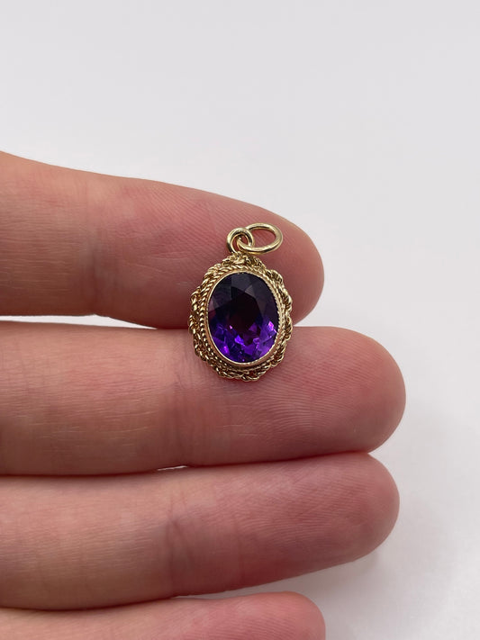 9ct gold amethyst pendant
