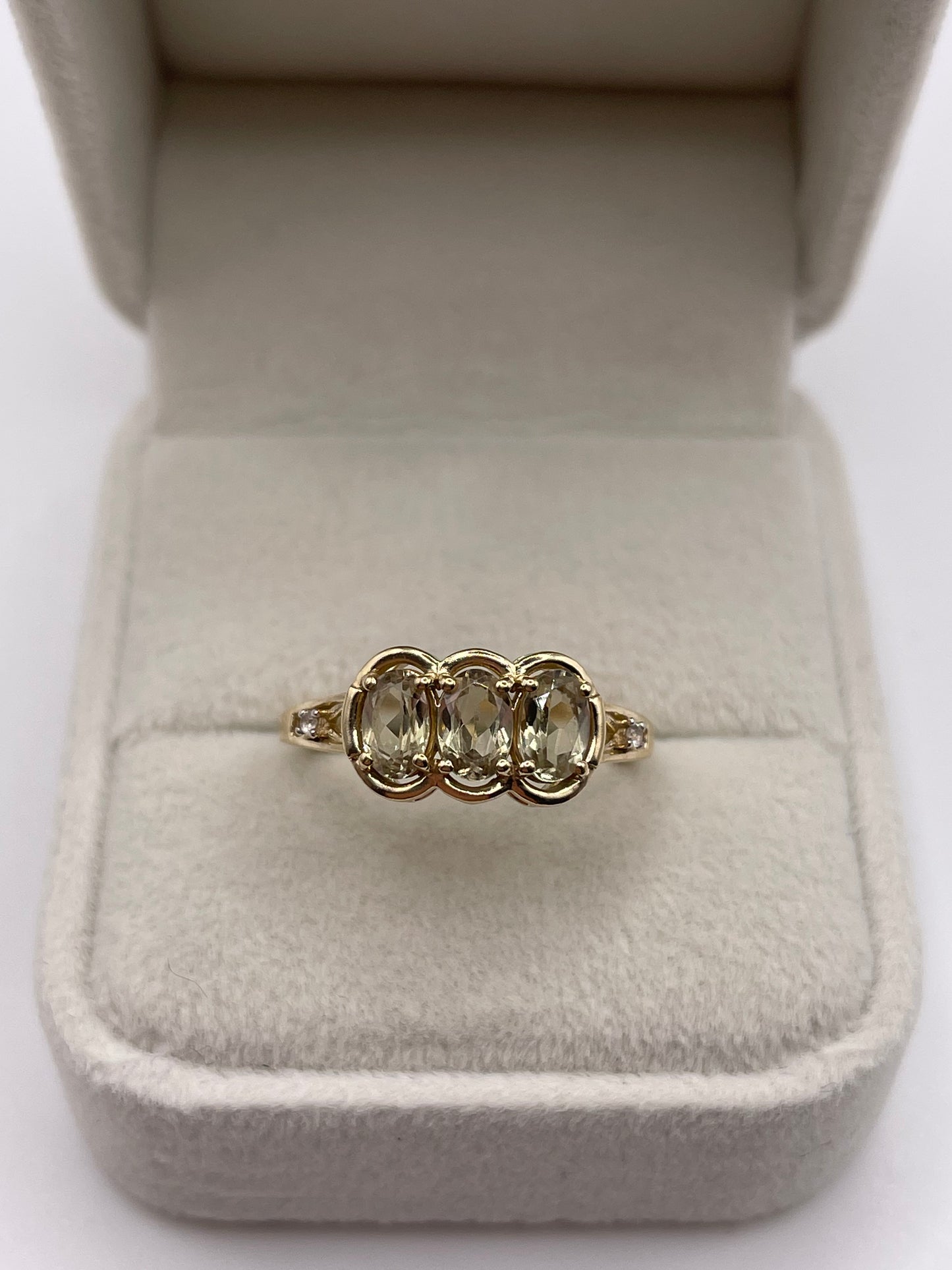 9ct gold quartz and zircon ring