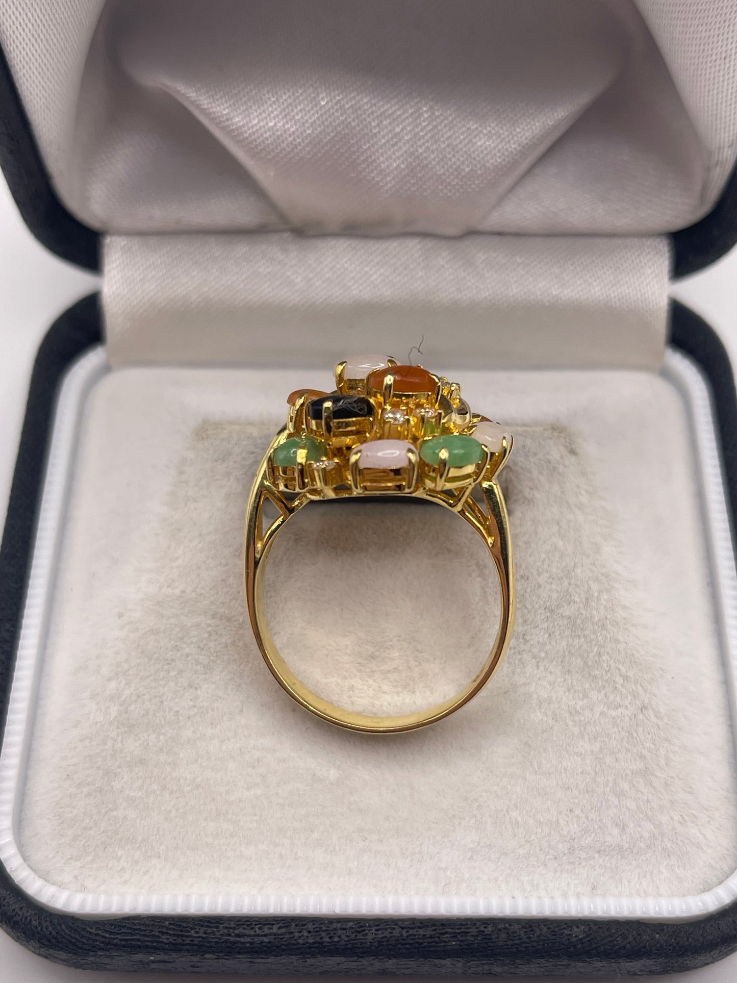 18ct gold jade and diamond ring