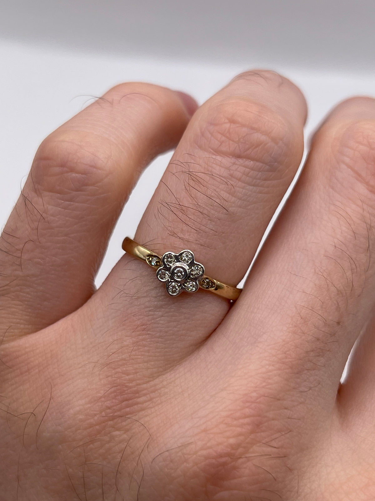 9ct gold diamond cluster ring