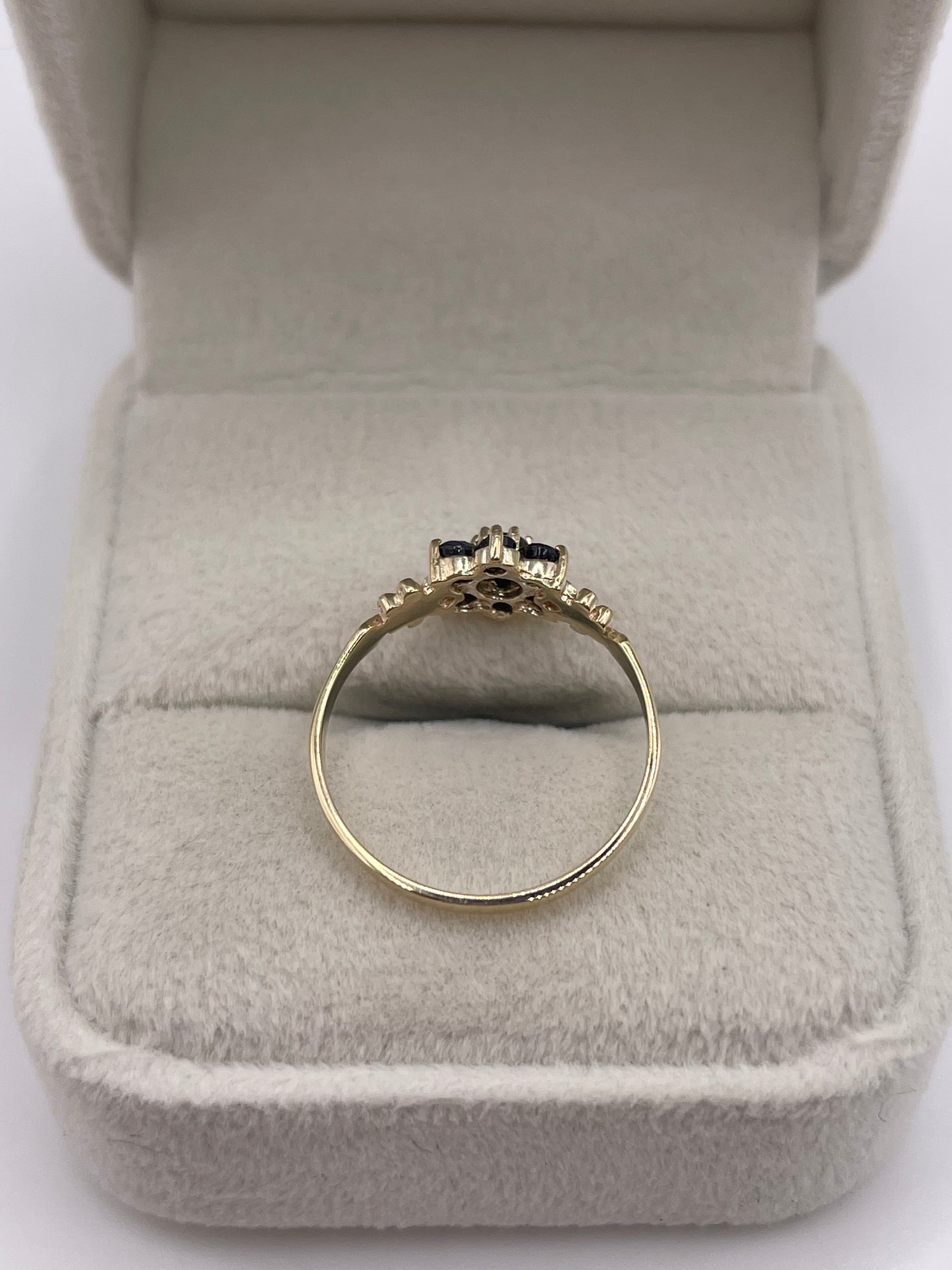 9ct gold sapphire cluster ring