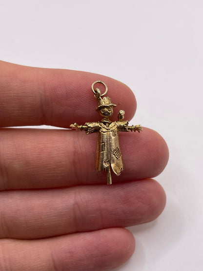 9ct gold scarecrow charm
