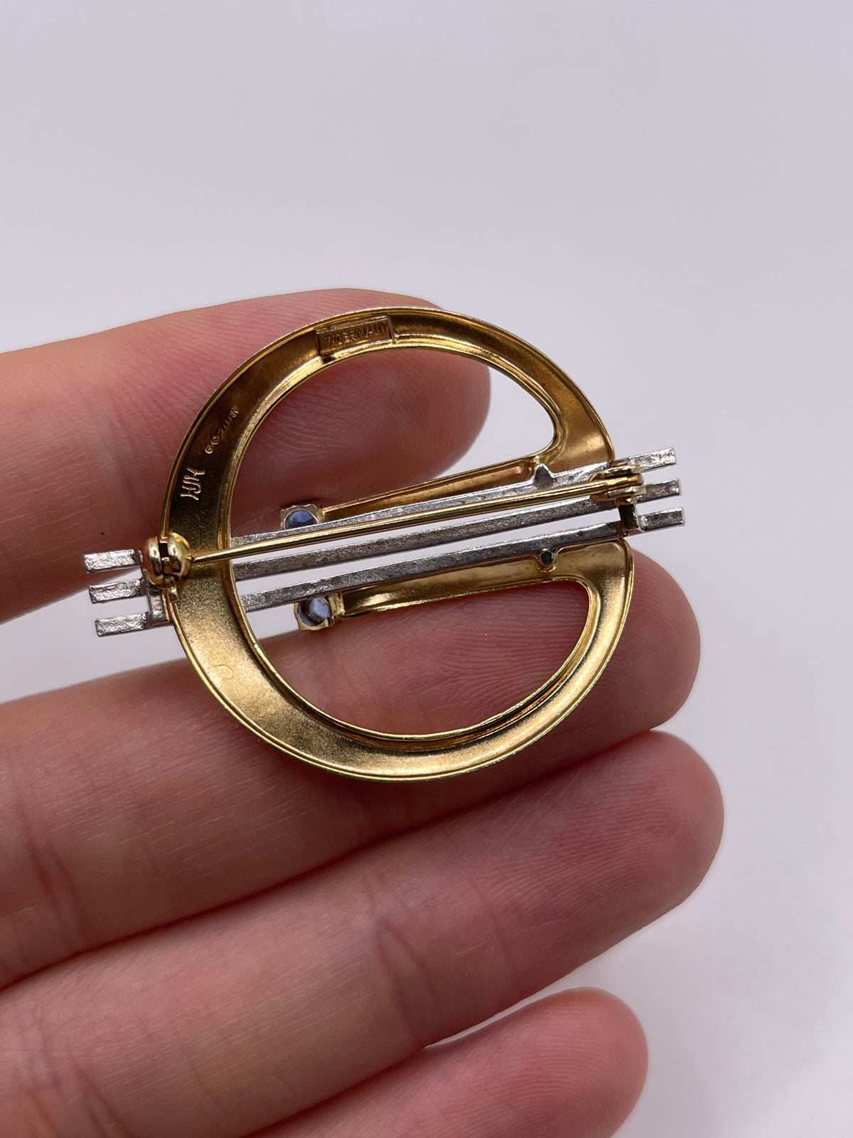 9ct two tone gold sapphire brooch