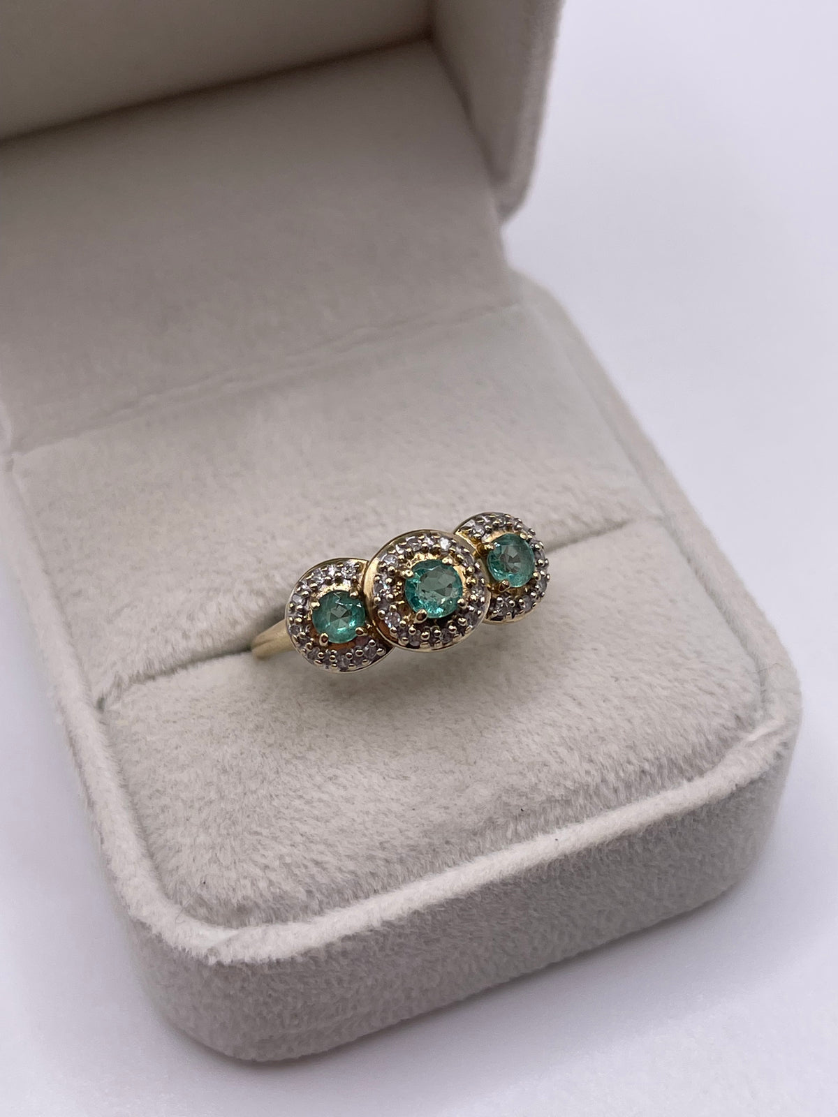 9ct gold emerald and diamond ring