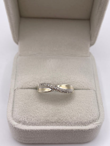 9ct two tone gold diamond ring
