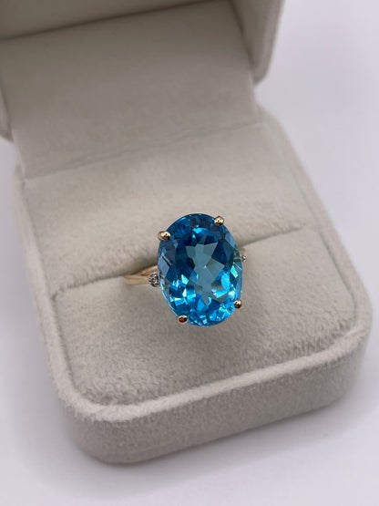 9ct gold topaz and diamond ring