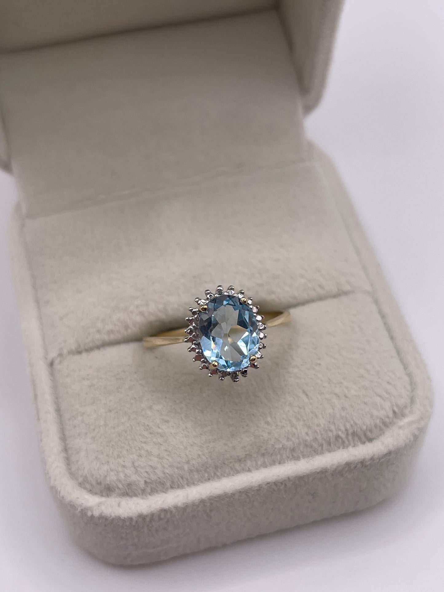 9ct gold topaz and diamond ring