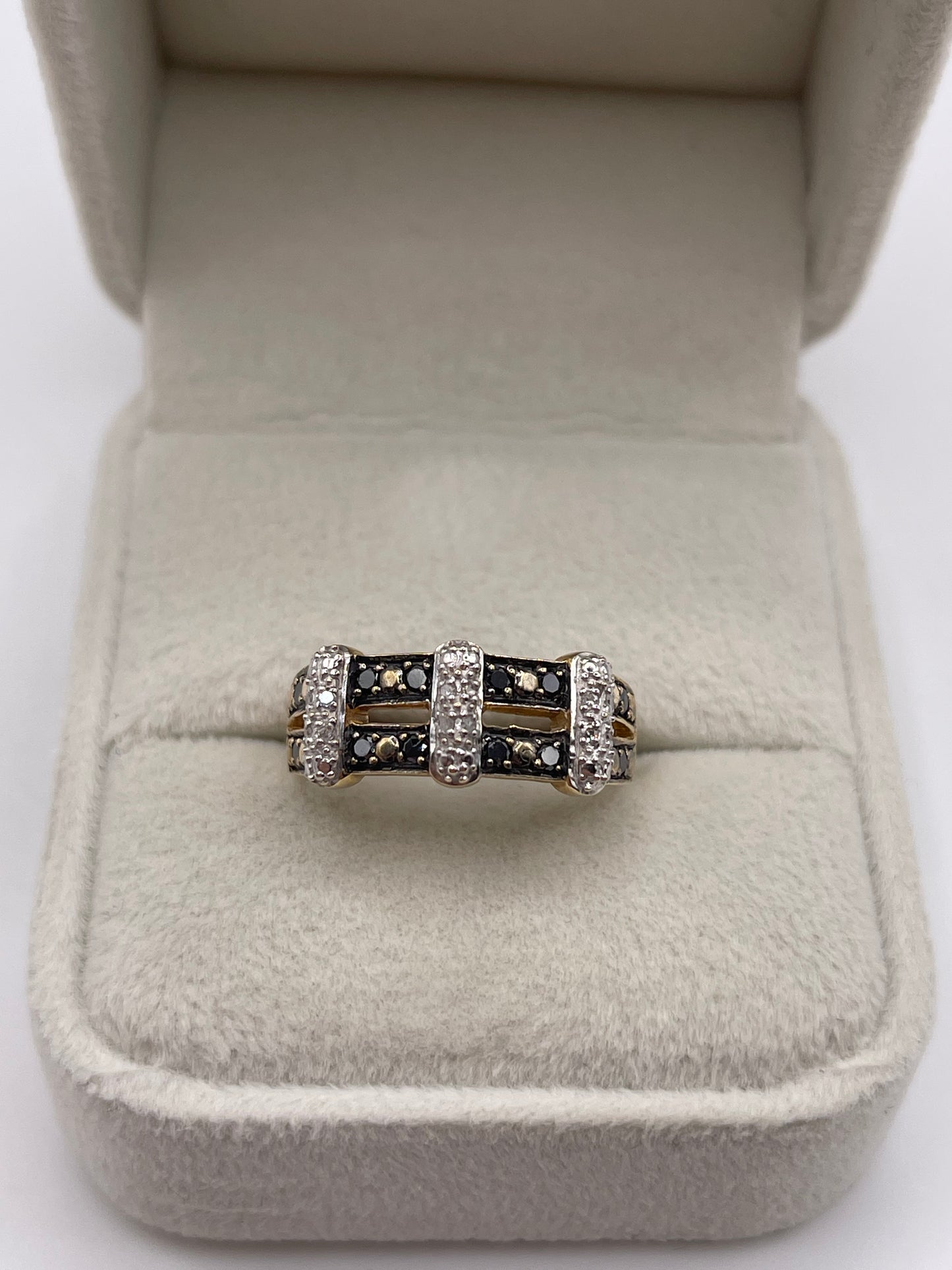 9ct gold diamond ring