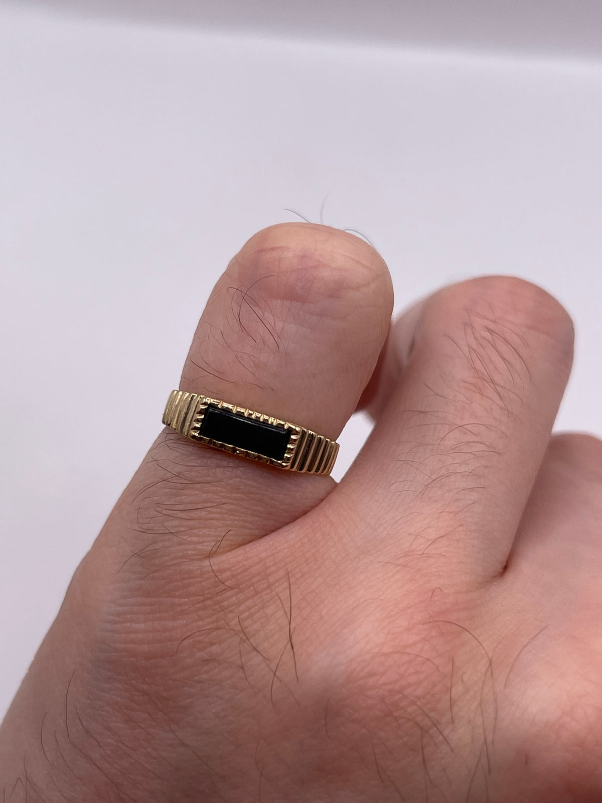 9ct gold onyx ring
