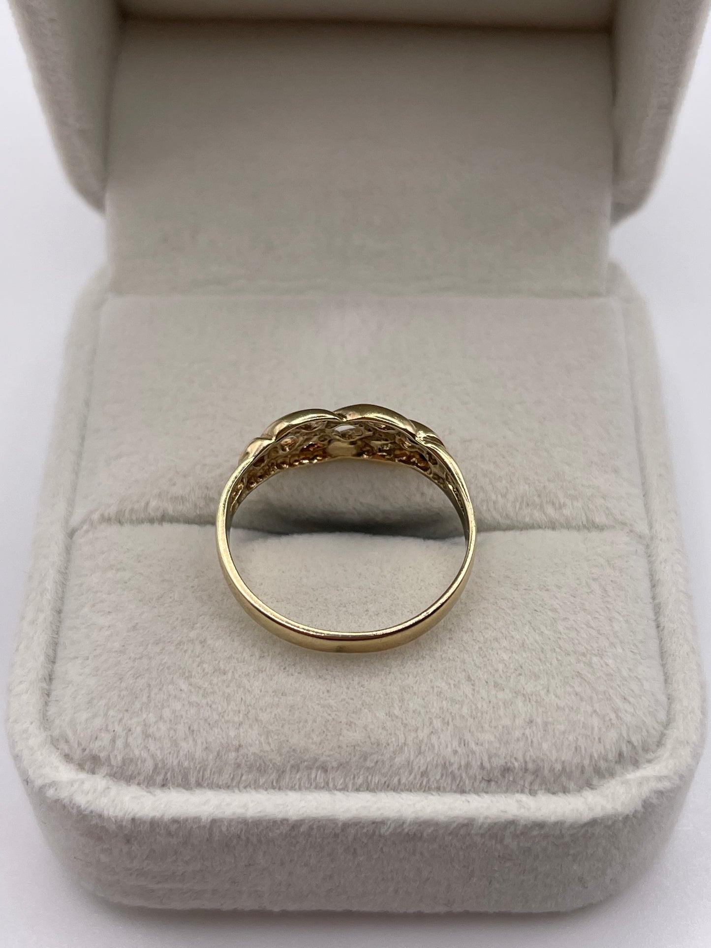 9ct gold Celtic ring