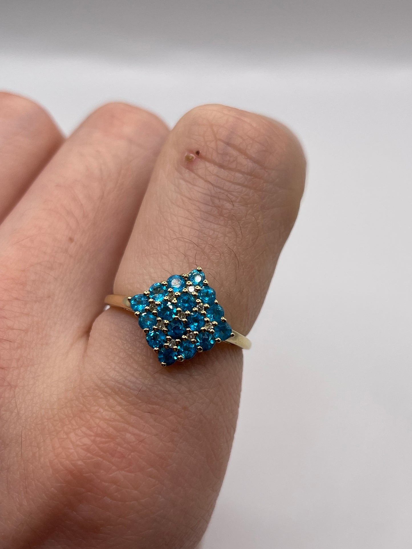 9ct gold blue apatite and diamond ring