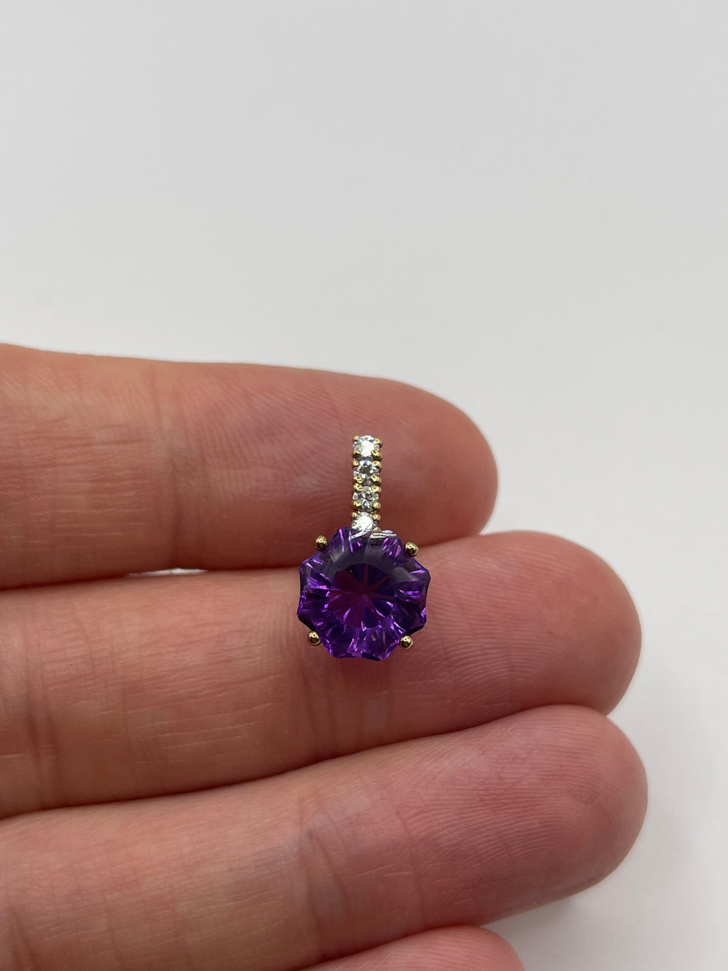 9ct gold amethyst and diamond pendant
