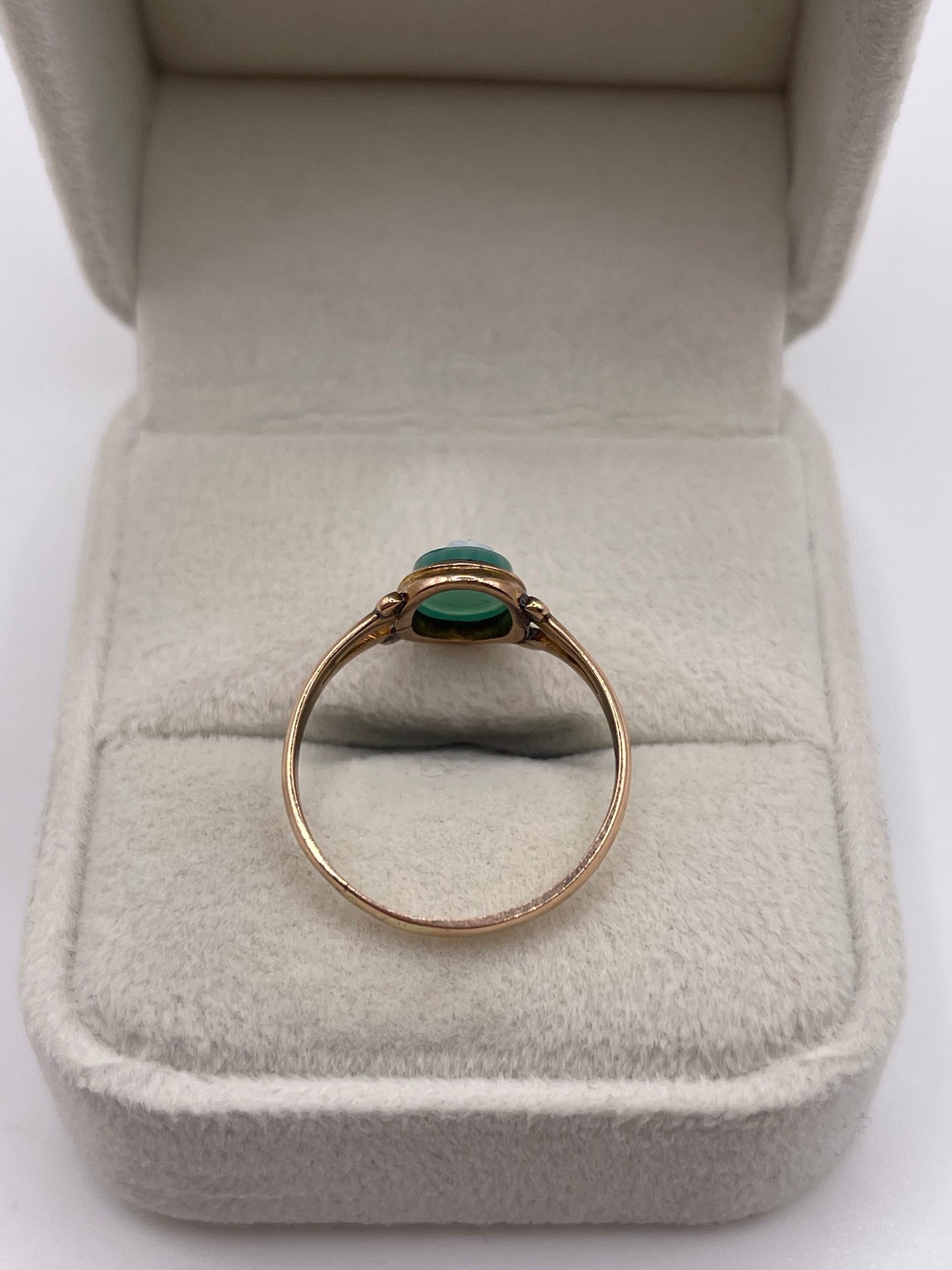 Antique 9ct rose gold cameo ring