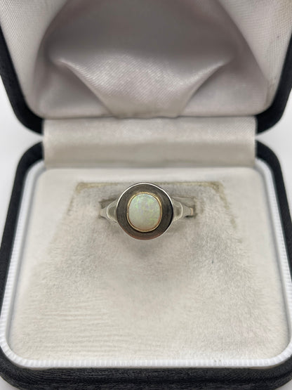 Antique 9ct gold opal ring