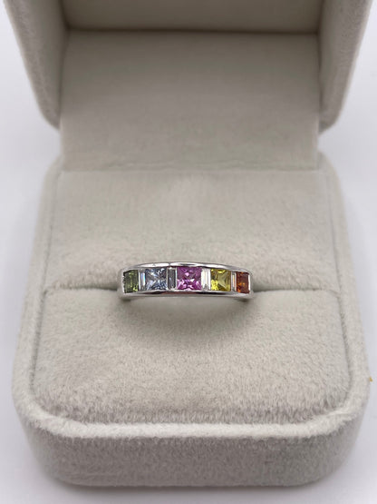 18ct white gold sapphire and diamond ring