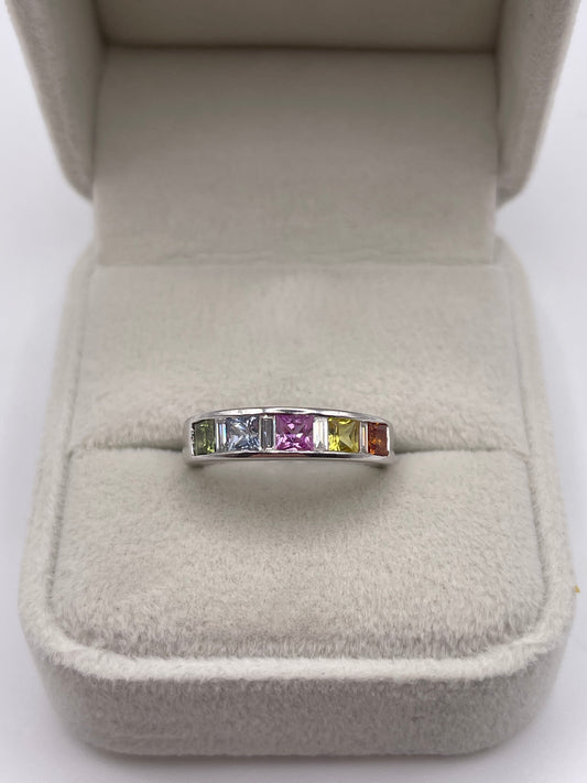 18ct white gold sapphire and diamond ring