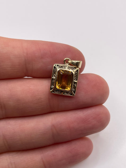 9ct gold citrine pendant