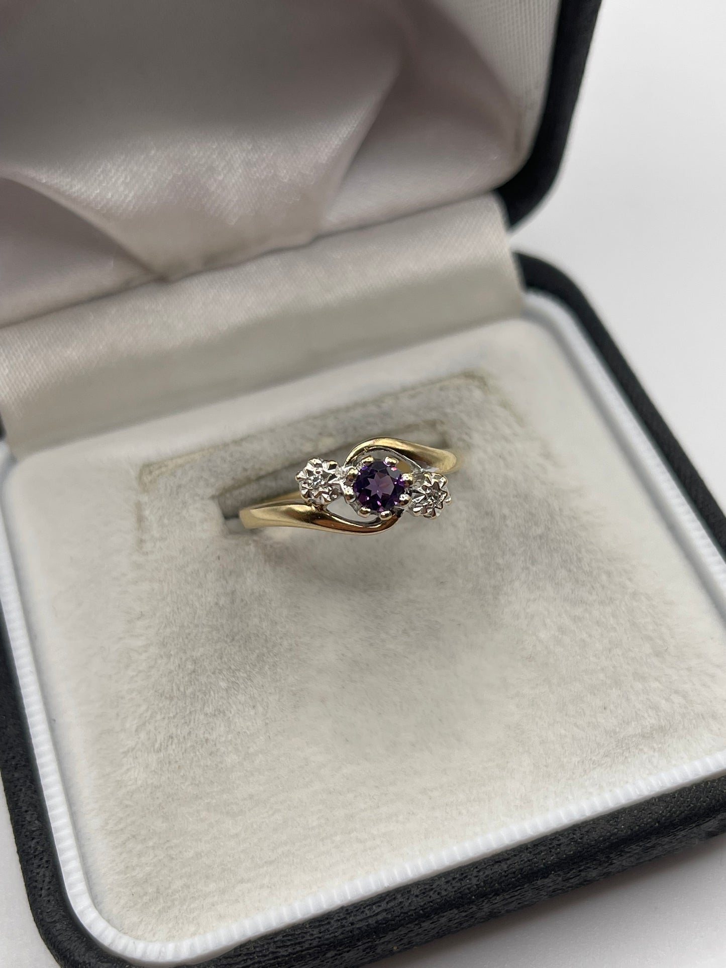 9ct gold amethyst and diamond ring