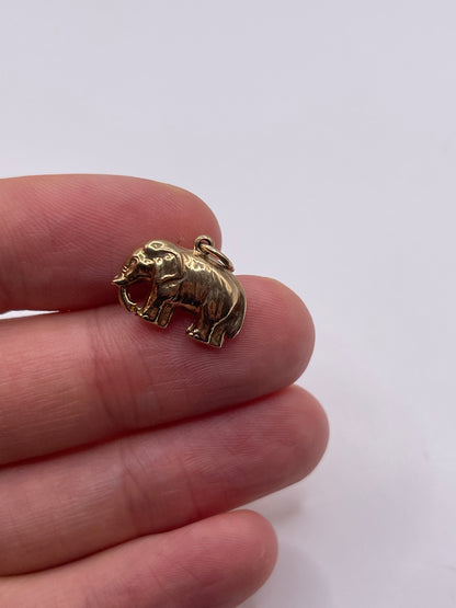 9ct gold elephant charm