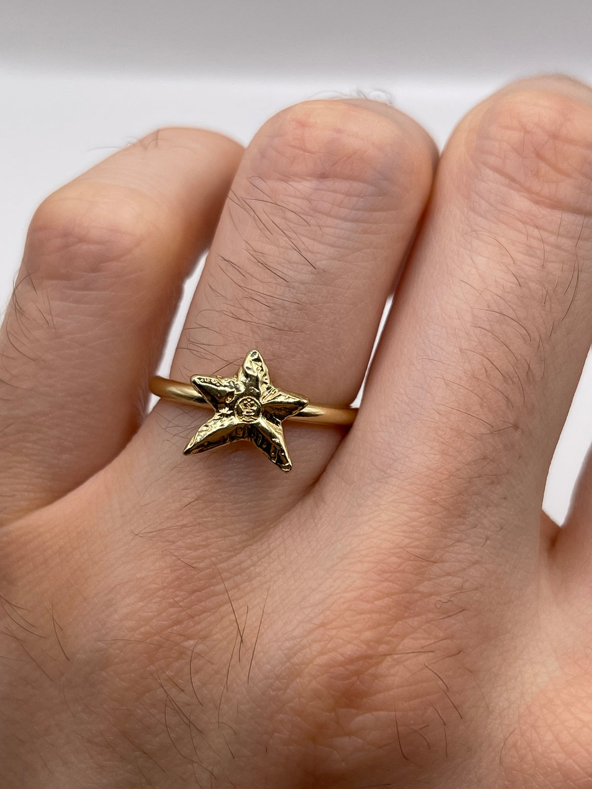 9ct gold starfish ring