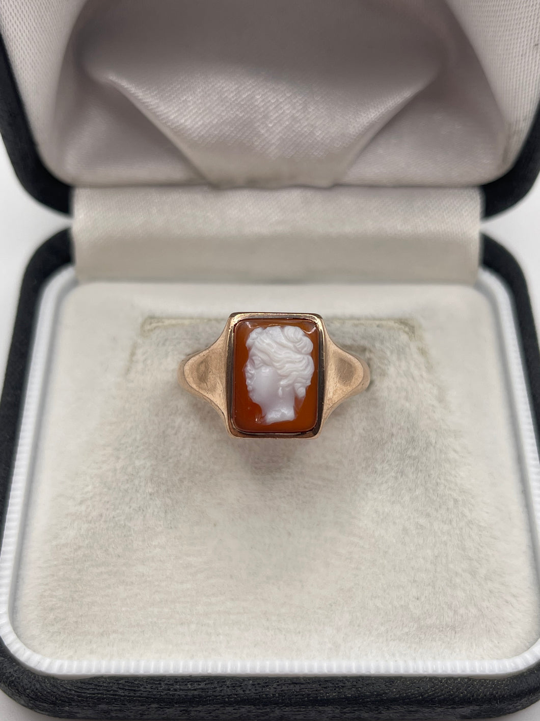 Antique 9ct gold cameo ring