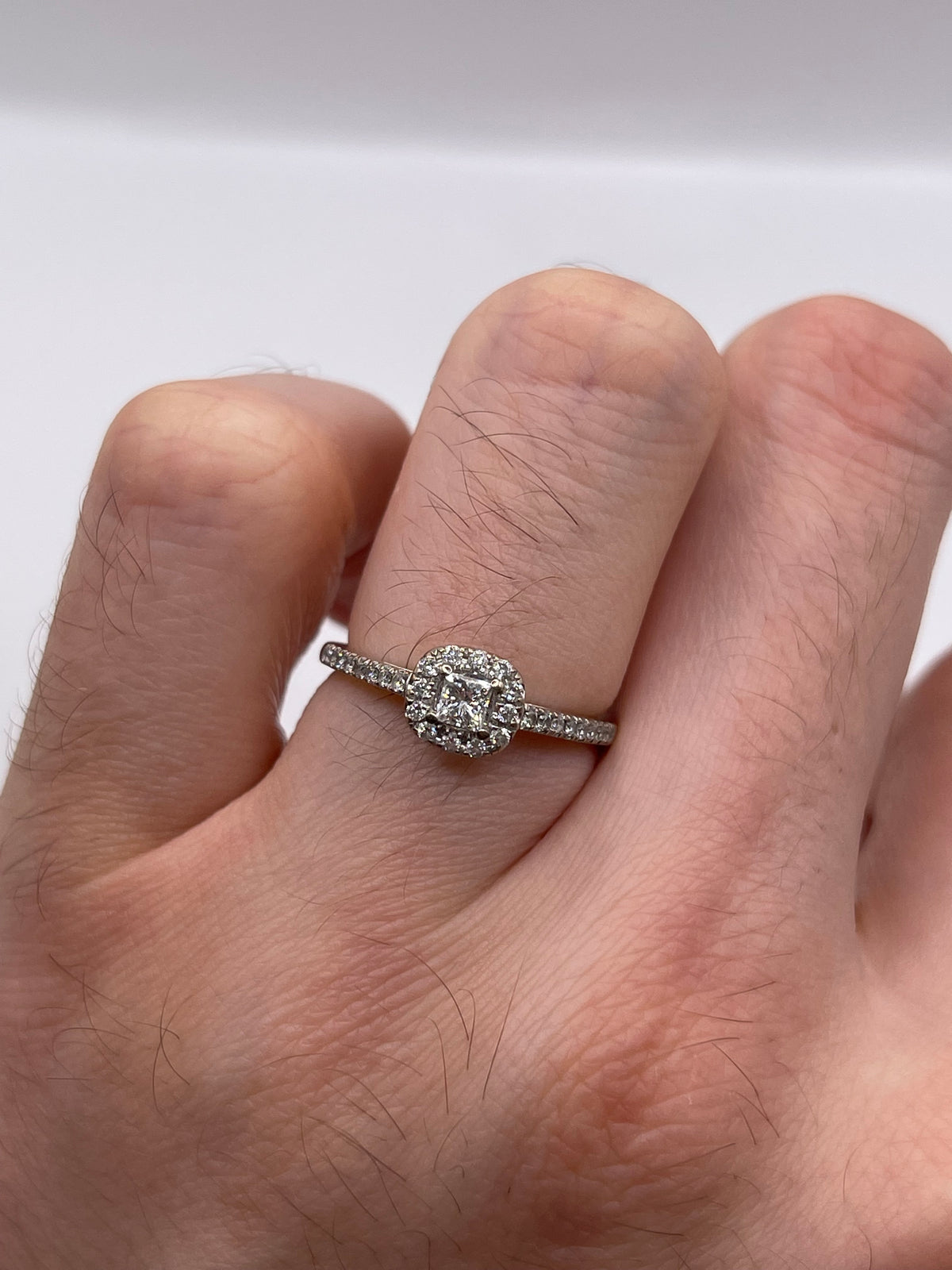 18ct white gold diamond cluster ring