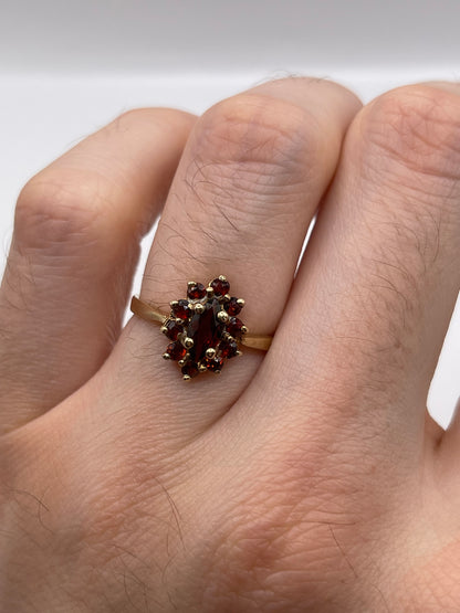 9ct gold garnet cluster ring