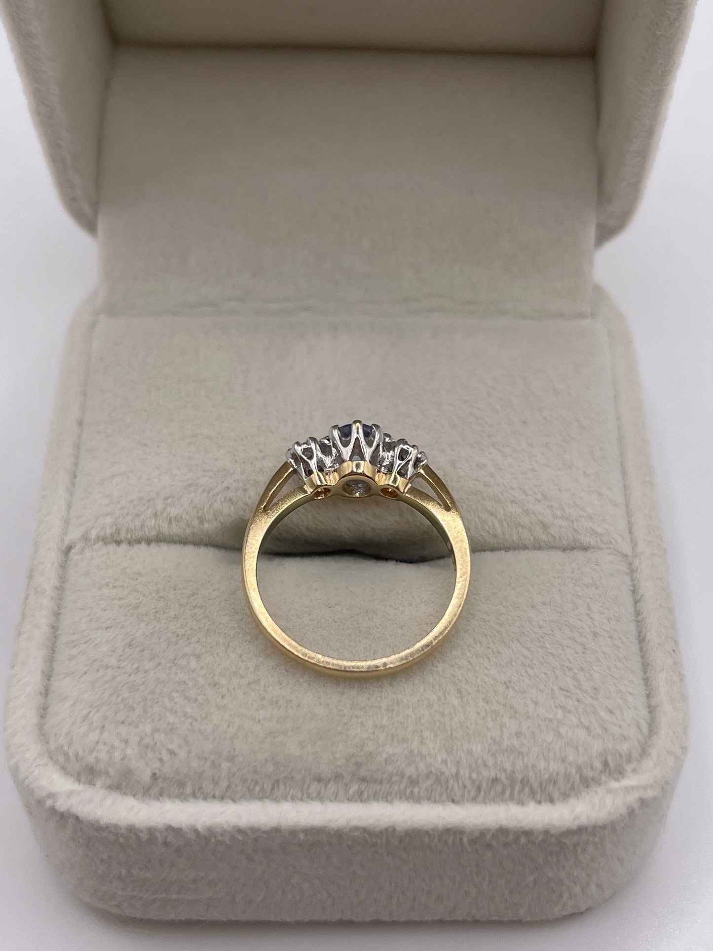9ct gold sapphire and diamond ring