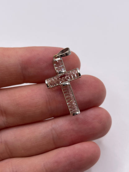9ct white gold diamond cross pendant