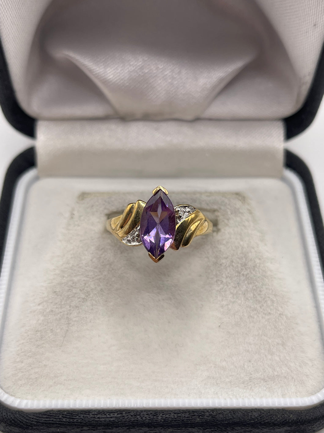 9ct gold amethyst and diamond ring