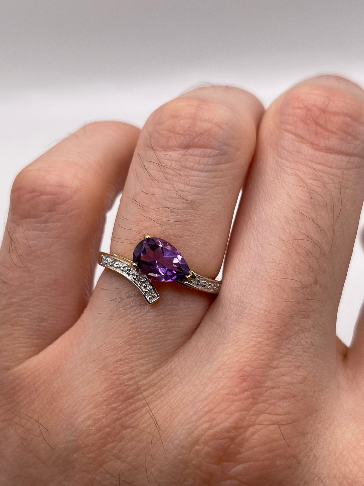 9ct gold amethyst and diamond ring