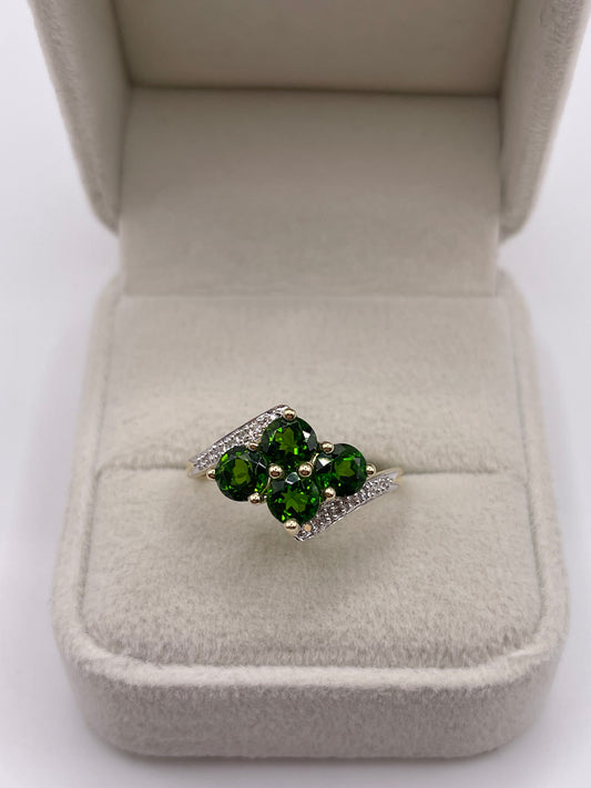 9ct gold diopside and diamond ring