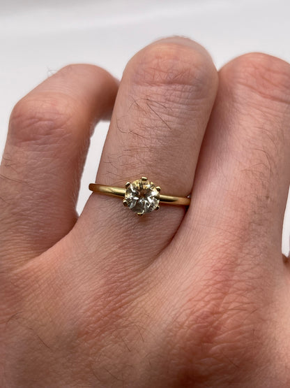 9ct gold quartz ring