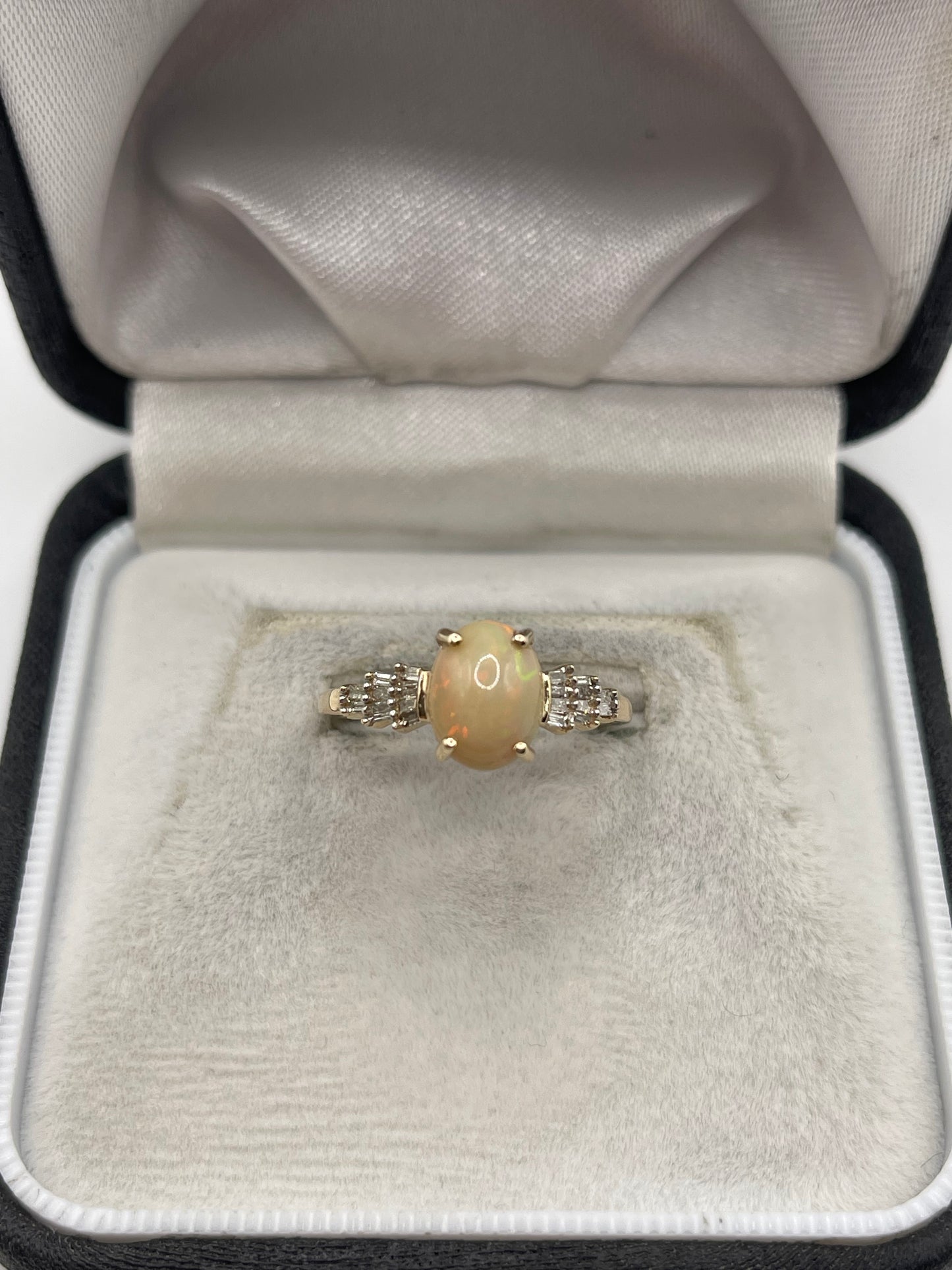 9ct gold opal and diamond ring