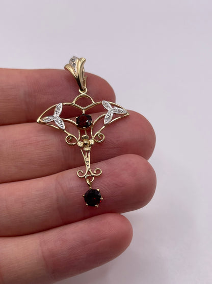 9ct gold garnet and diamond pendant
