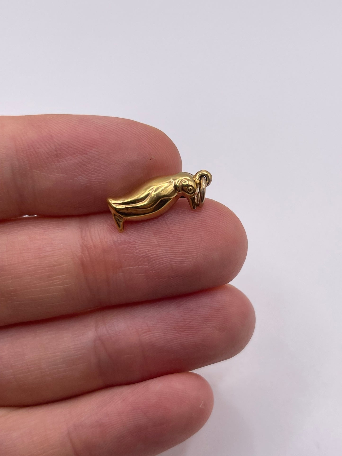 9ct gold penguin charm