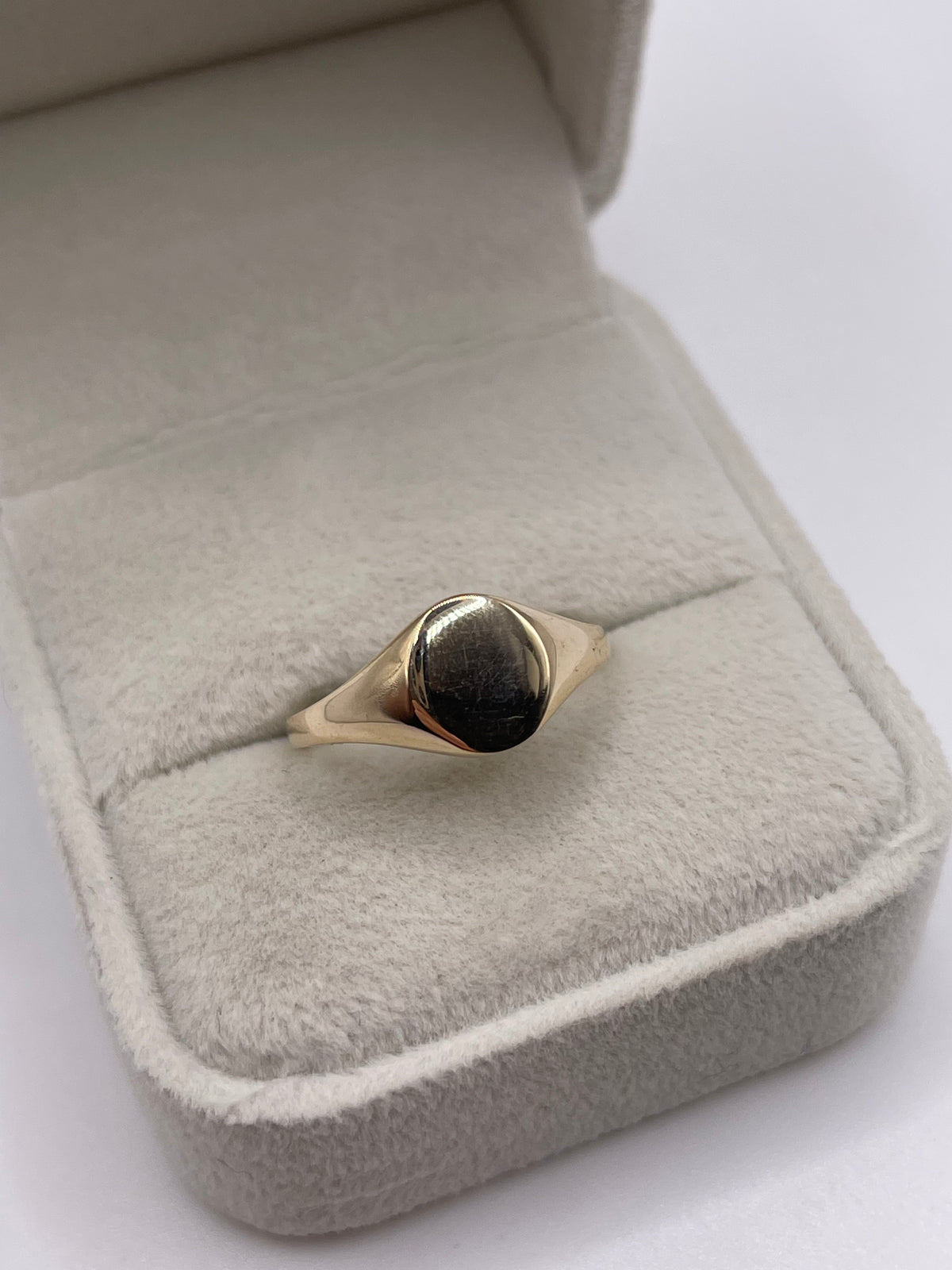 9ct gold signet ring