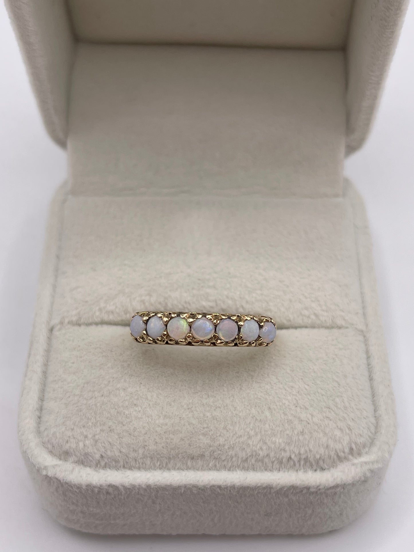 9ct gold opal ring