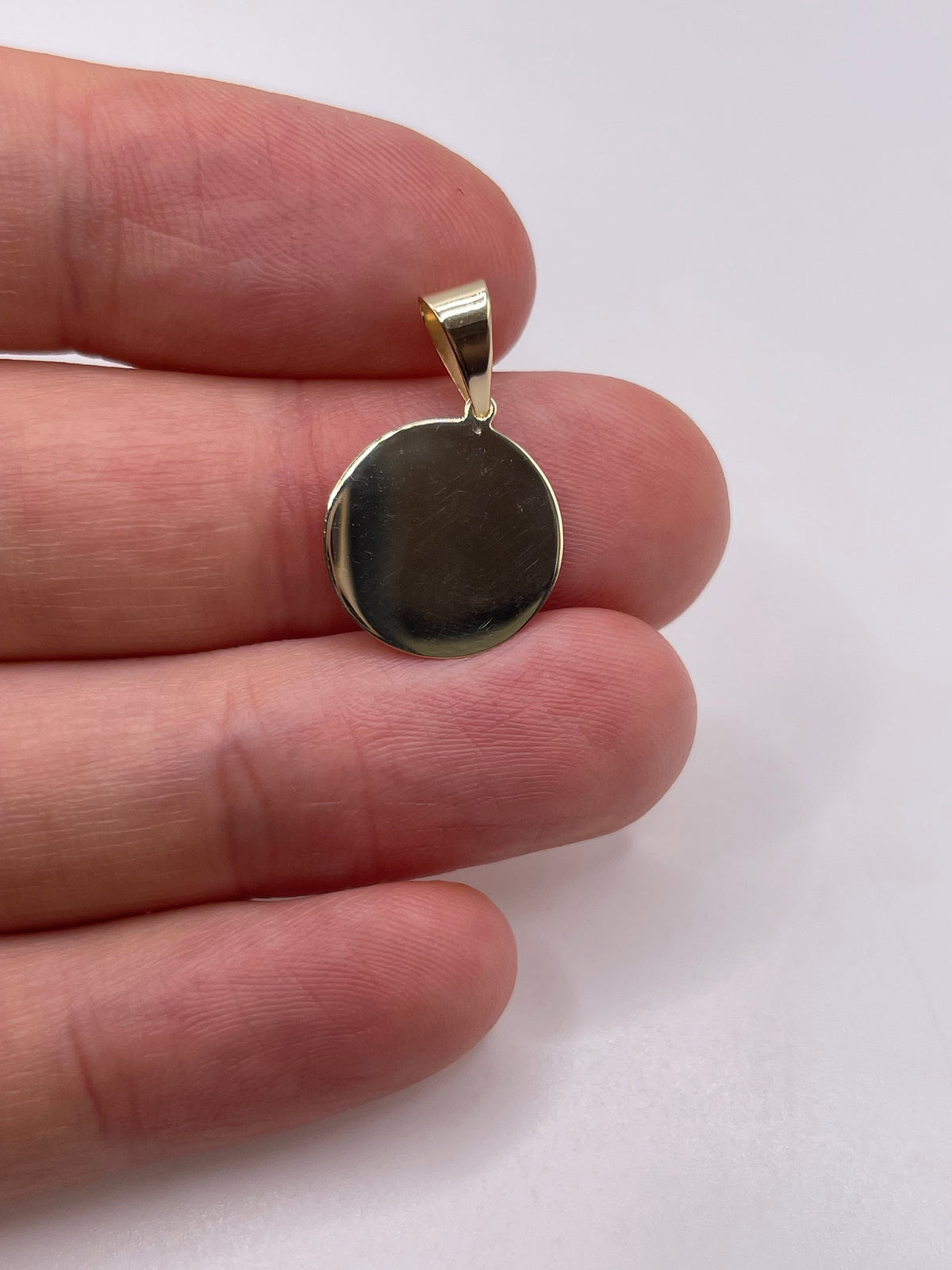 9ct gold medallion pendant