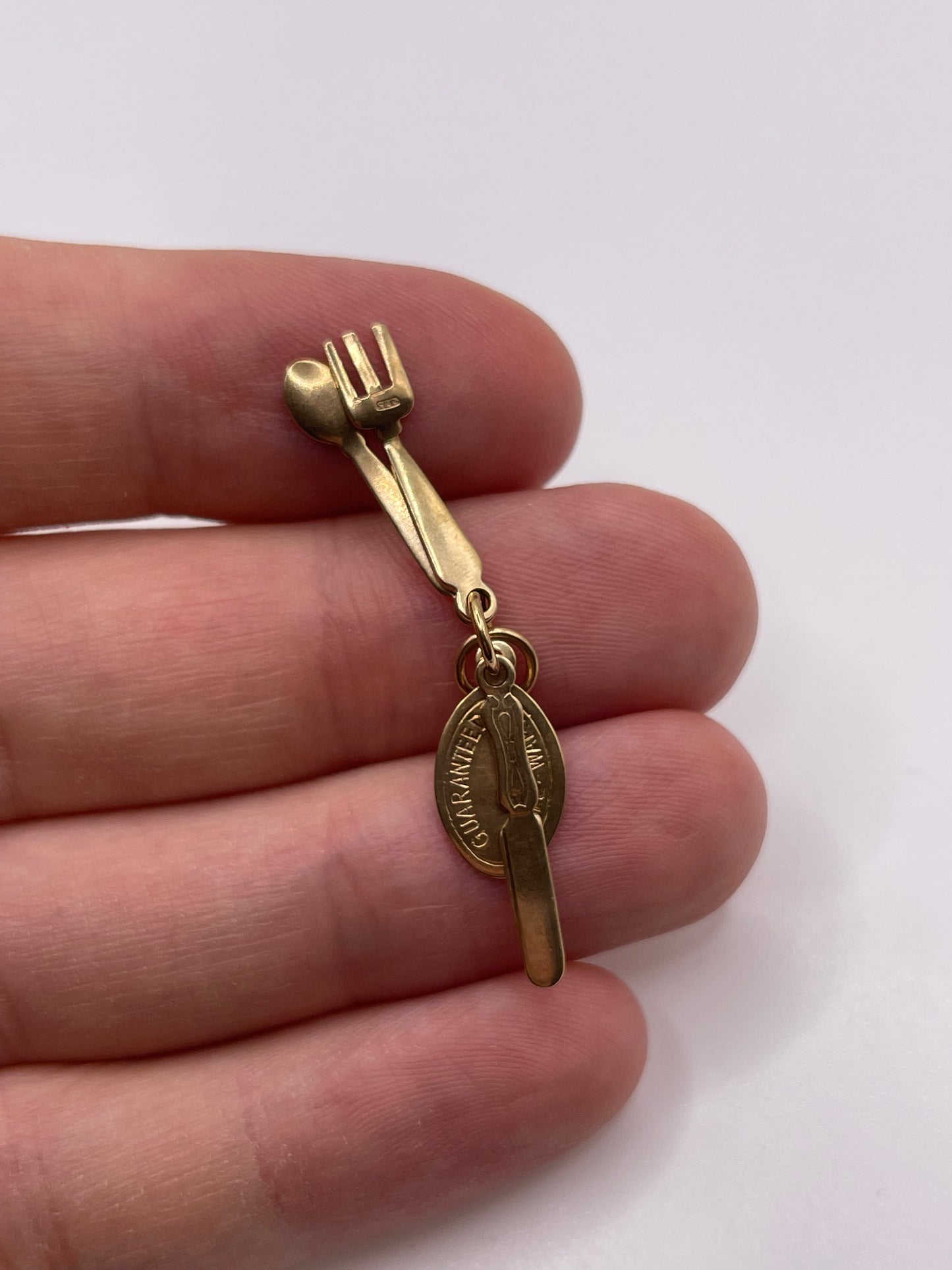 9ct gold cutely charm