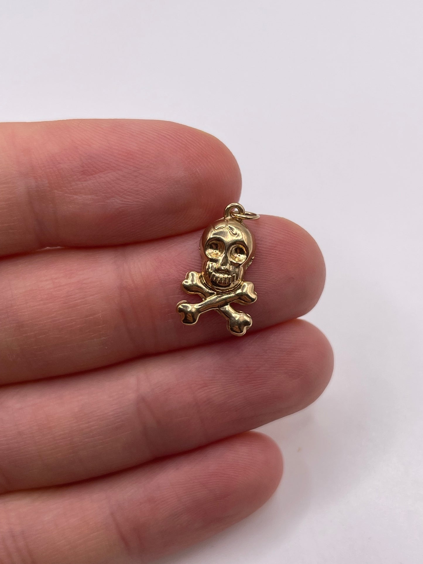 9ct gold skull charm