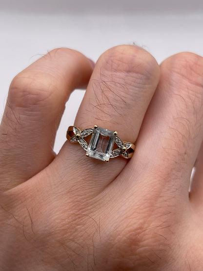 9ct gold aquamarine and diamond ring
