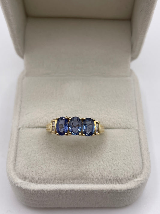 9ct gold sapphire and diamond ring