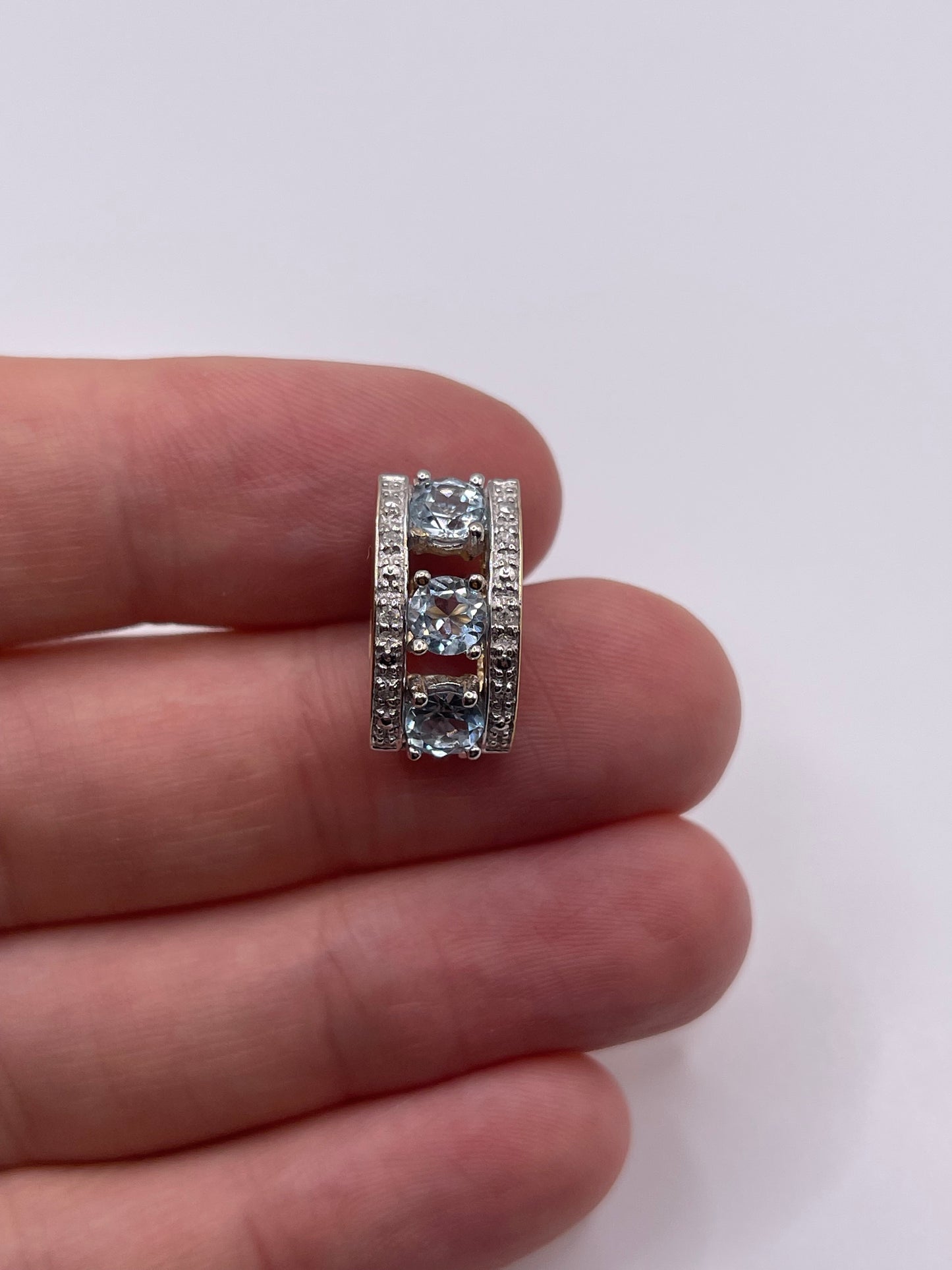 9ct gold topaz and diamond pendant
