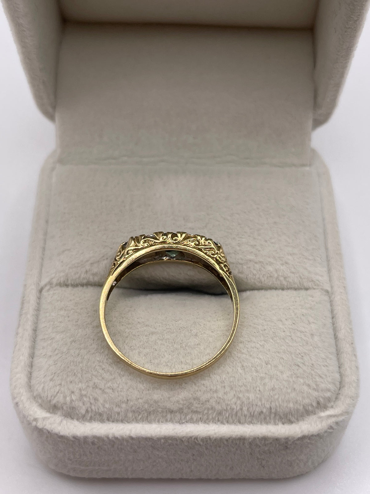 9ct gold emerald and diamond ring