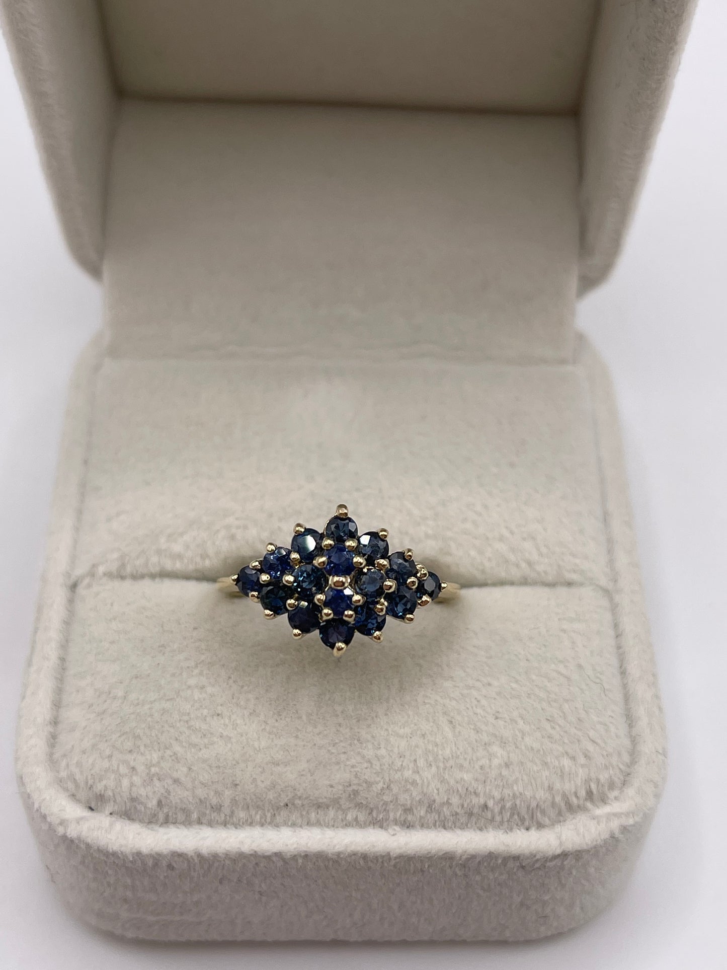9ct gold sapphire cluster ring