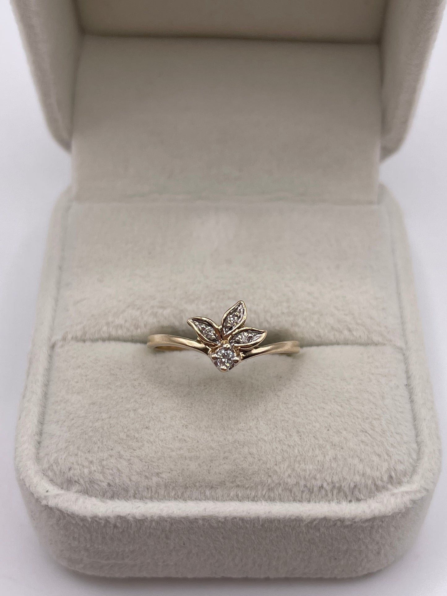 9ct gold diamond ring